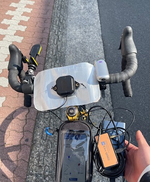 自転車に装着した実験機材